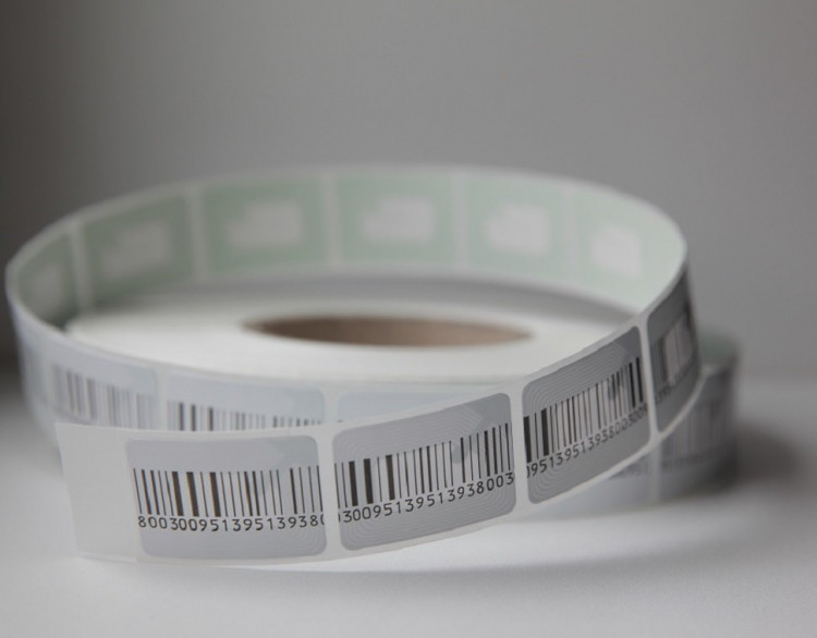 Этикетка р/ч 40*40 (с лож.штрих)( 2000 шт. в рул) артикул 0021-6121